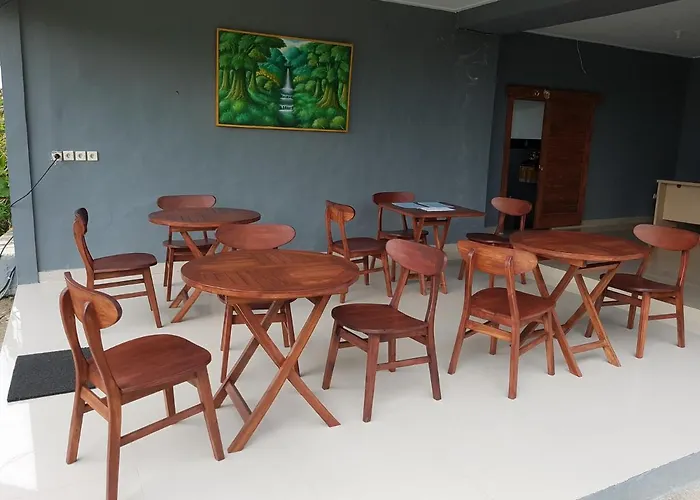 Nusa Penida Pini Sentana * Tanglad